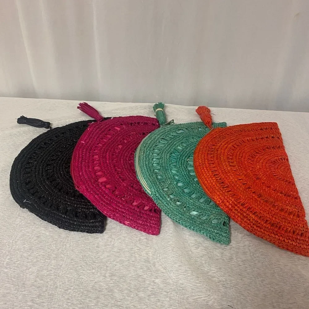 NWOT‎ Fuchsia Handcrafted Madagascar Crochet Clutch